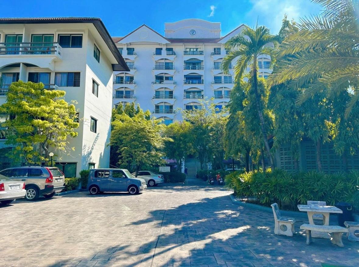 Studio Apartment Diana Estate Condominium Pattaya Exterior foto
